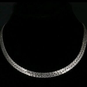 Textured Herringbone Chain Necklace